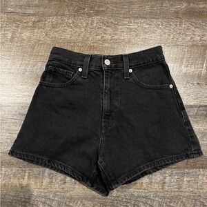 Black Levi High-Rise Mom Shorts